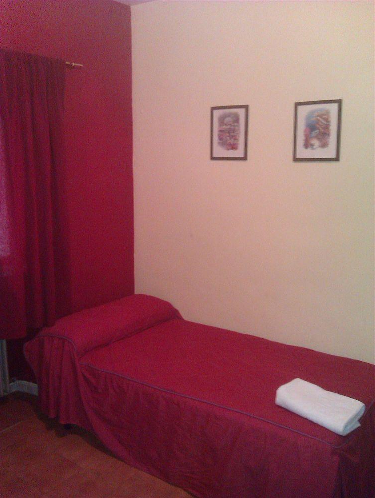Pension El Cesar Caceres Exterior photo