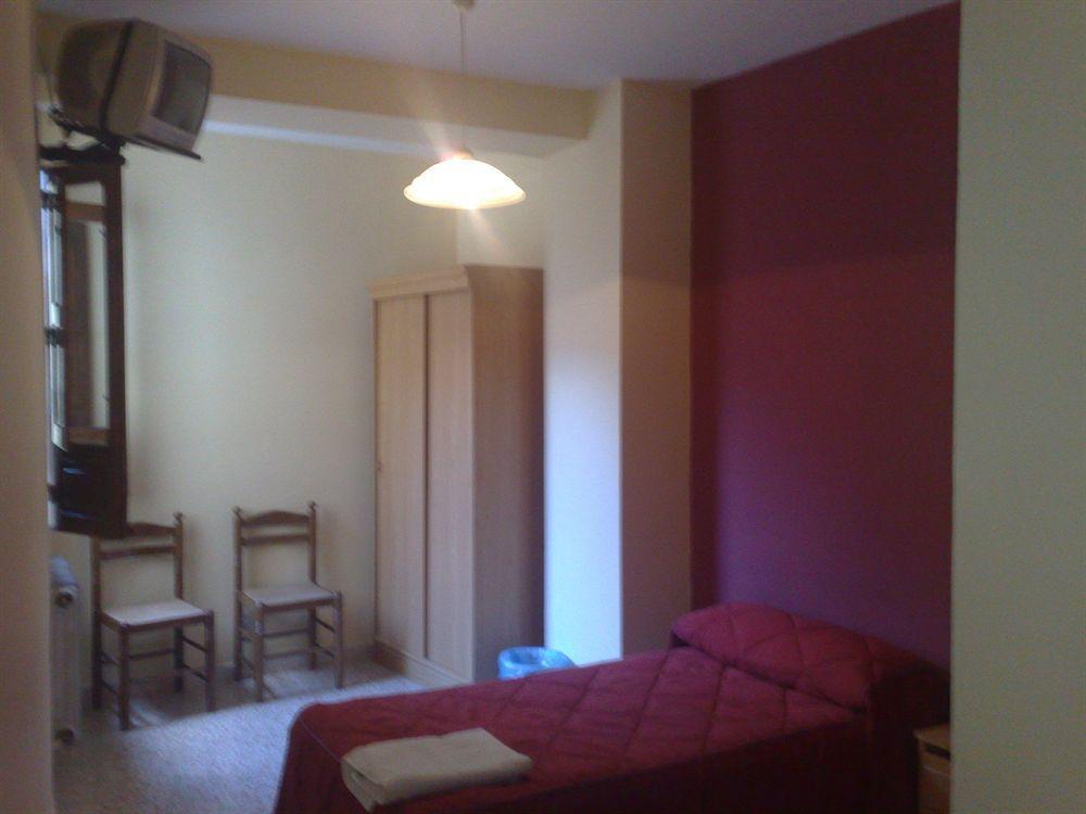 Pension El Cesar Caceres Exterior photo